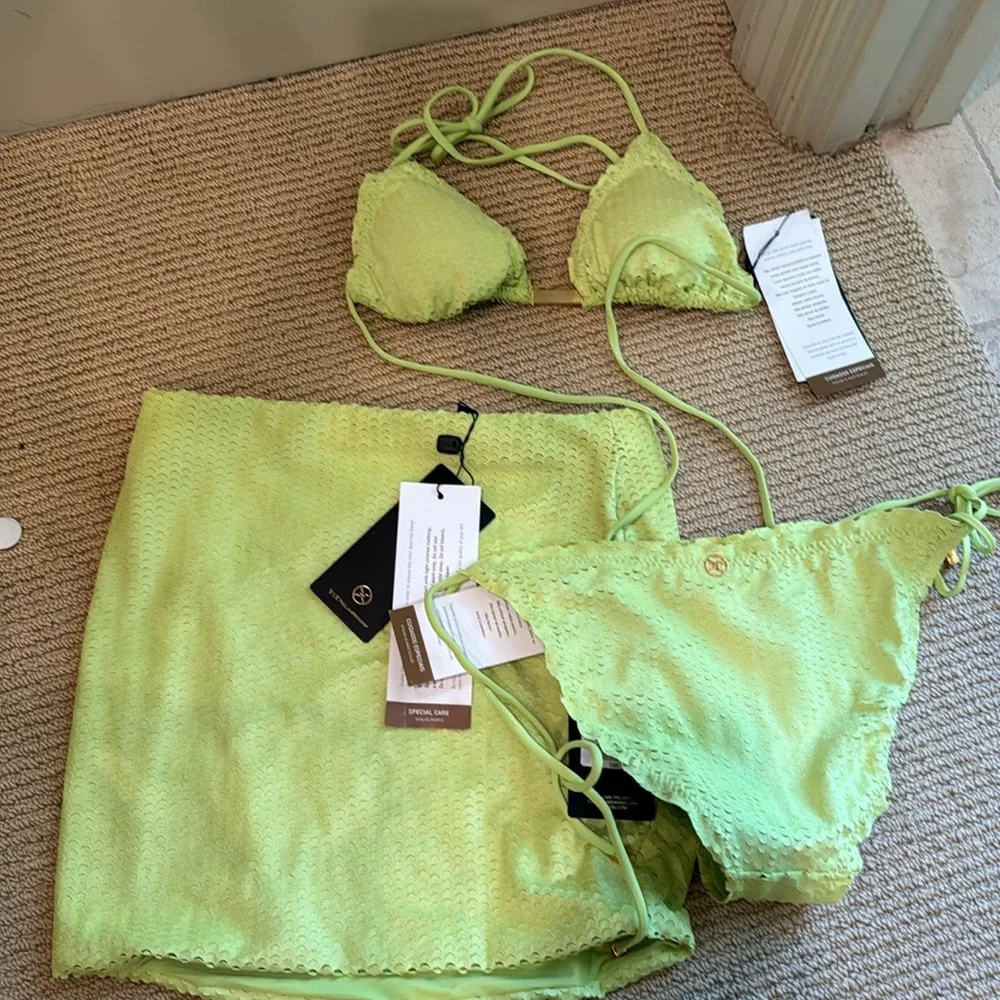 VIX Swimsuit with Skirt - Picture 5 of 6